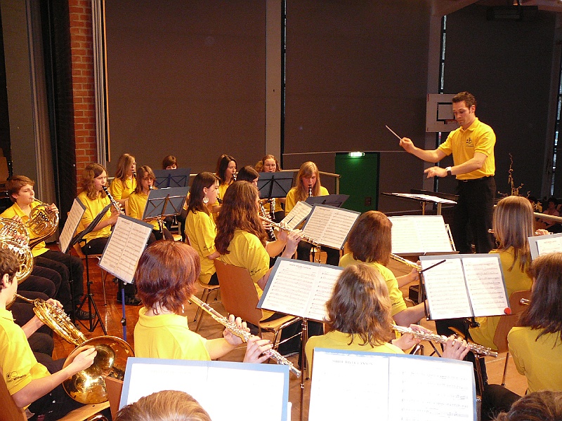 09 04 04 Fruehjahrskonzert MVB (16).JPG